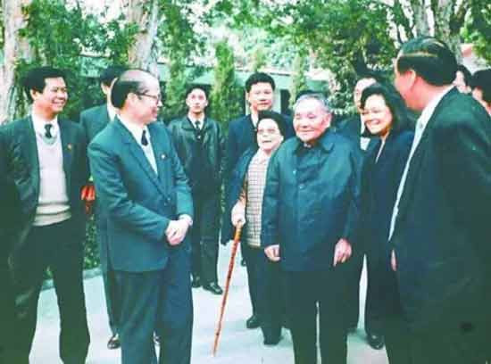 40年后,为什么说“天堂往左,深圳往右”?