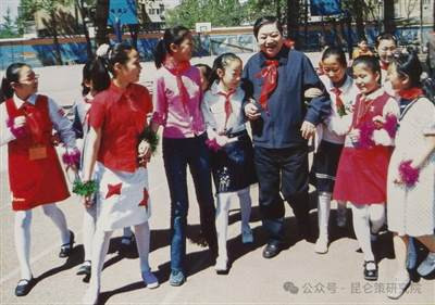 胡澄:老部长的思锋与笑意