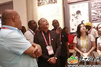 非洲六国代表团韶山缅怀伟人:始终如一的毛泽东情结