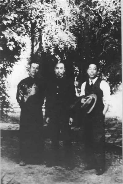 正如毛主席所言，“三次革命的经验，尤其是抗日战争的经验，给了我们和中国人民这样一种信心：没有中国共产党的努力，没有中国共产党人做中国人民的中流砥柱，中国的独立和解放是不可能的，中国的工业化和农业近代化也是不可能的”