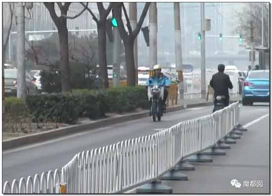 到底是谁在逼外卖骑手闯红灯、逆行、撞死人？