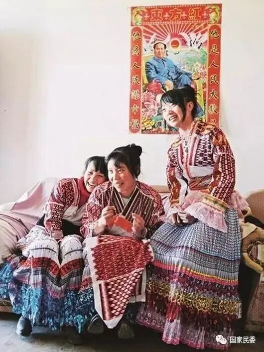 毛主席是我党我军我国各族人民敬爱的伟大领袖:这是公认的,对不对?