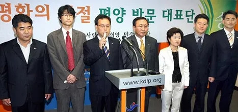 这些都让越来越多的韩国民众意识到，美国并不是施恩韩国的散财童子，更不是为半岛播撒民主意识的恩公，美国只是为了自己的帝国利益来到这里，虽然吃相稍微好看一点，但本质上与日本殖民者无甚不同。