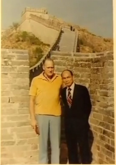 变道，就像从快车道变到慢车道，不是根本性的变化。道变，那就像在地面赶马车，一下子改乘飞机天马行空独往独来。你搞飞机这项事业，必然触犯经营马车运输的人的利益，他们不会因为你的效率高，对老百姓有利而拥护你，相反，他们会极力攻击你。