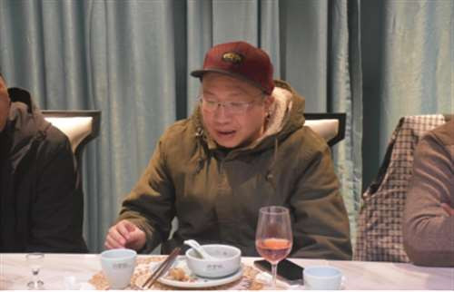 红潮涌动,光明在前