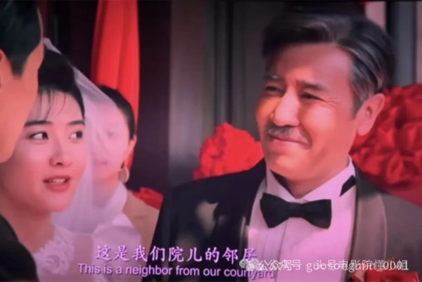 这两个人,从猫和老鼠,变成了同是天涯沦落人。