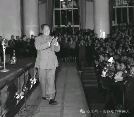 从1840年《南京条约》到1950年收回兵营,中国用了一百一十年时间,在国际关系领域完成了从依附型秩序向自主型秩序的根本转换。这间“屋子”的打扫干净,不是一个象征性的姿态,而是新中国在国际法领域必须完成的政治手续。