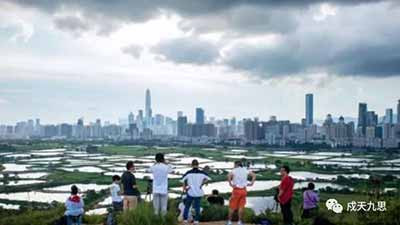 如果把这些事联系起来看，不难看出美国的险恶用心——以所谓的“香港人权与民主”为支点撬动中美关系，近期可把香港问题作为中美经贸谈判的筹码，中期可作为遏制香港融入粤港澳大湾区建设发展的大棒，远期可作为中美经济“脱钩”的抓手。