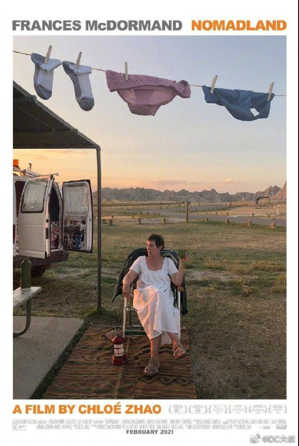 对《无依之地》突然刷屏了，据说是获奖了。与习惯拍中国最烂的一面迎合西方价值观获奖的电影不同，这部电影拍的是美国比较烂的一面。