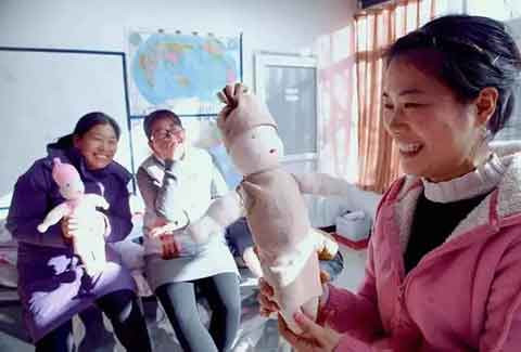 艺术何为 | 访电子厂女工野菊花：演自己的故事，台词不用背都在心里