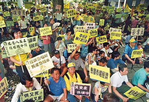 穷人地狱，富人天堂，香港地产商是如何“摘瓜“的？