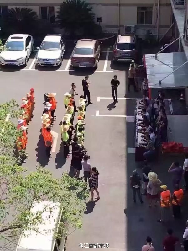 冠霖：领导慰问环卫工为啥引起“妄议”？