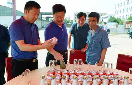 “河南食品安全消费体察行”活动走进南街村