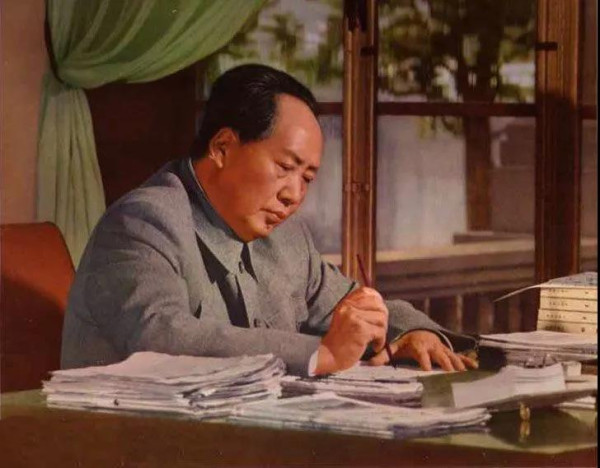 人民群众被广泛地动员组织起来，充分发挥主人翁责任感，像守护者家园一样守护着集体与国家。有物质基础，有精神力量，上下同欲，军民团结，无敌于天下，自然也就很少有政权安全、国家安全之忧。