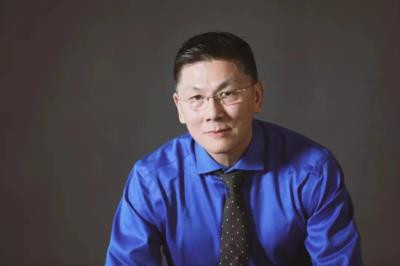 对这些肉食者砖家。我们不仅要建议他们不要建议之外,更要把他们批臭批倒,让人人都看到他们假面下的丑恶嘴脸!