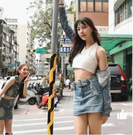 海外华人要想摆脱被歧视、被欺负的处境,唯有团结,用拳头告诉他们:中国人不好惹。