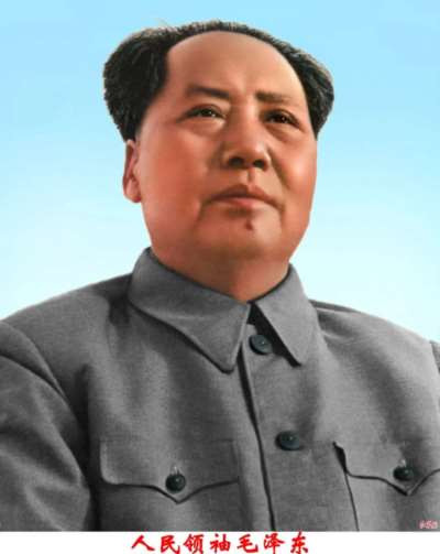 在马克思和列宁看来,资产阶级法权就是资本主义私有制以及社会主义社会不得不保留的和商品经济同一原则的等价交换、按劳付酬。毛主席对资产阶级法权理论主要有三个方面的发展,一是提出了在消灭剥削阶级所有制的同时也要在上层建筑领域消灭这一部分资产阶级法权的习惯势力;二是限制资产阶级法权,逐渐实现全民所有制取代集体所有制,并限制工资、等级差别;三是反对资产阶级法权无限制地发挥其消极影响,打击资产阶级个人主义。