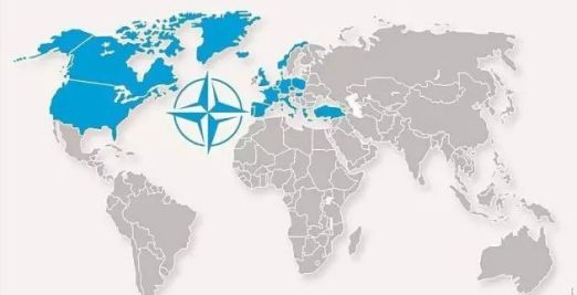 对于美国来说，西太可以丢掉、中东也可以丢掉，唯独北约不能丢，因为丢掉了北约，就等于丢掉了霸权。