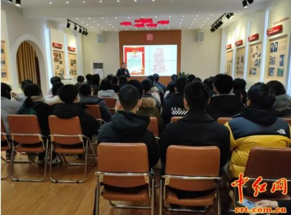 毛小青亲自给湘籍新生讲课,学习毛主席已然成为新潮流啦!
