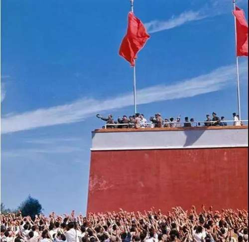 刚刚打工人高喊“毛主席万岁”，原来是这样的……