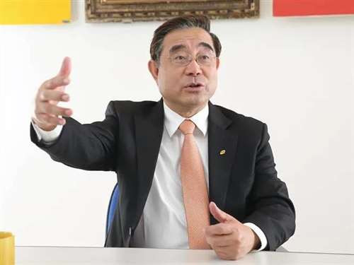艳舞、大麻筹经费,西方政党制度笑贫不笑娼?