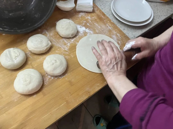 给别人做了十几年饭后，她们忘了自己喜欢吃什么