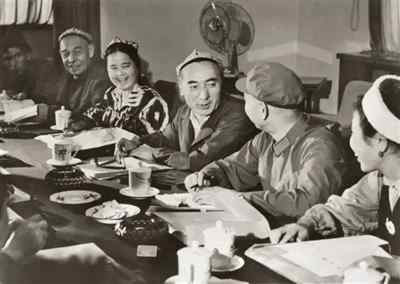 毛泽东与两位破格入党的维吾尔族党员