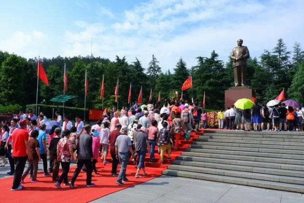 只要人民心中不忘这种思想和精神，中华民族就能立于不败之地，并走向真正的强大与复兴。