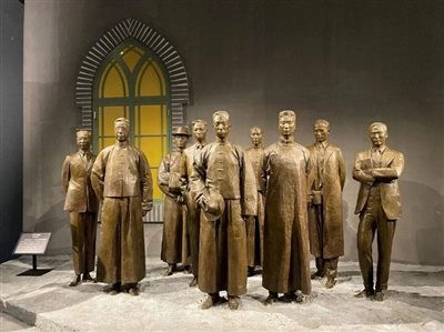 曾经的中国,为了向世界看到真相而拼尽全力,如今的中国,已有能力守护自己的真相。 这次我们什么都不求,因为这一次的希望,在我们自己。