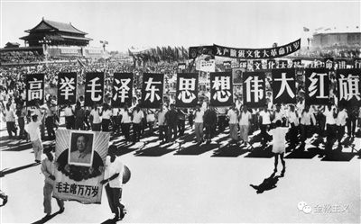 「社会实践」是检验真理的唯一标准,只有真正意义上的发动人民、依托人民、服务人民,实践才有了普适性,检验才有了合法性。