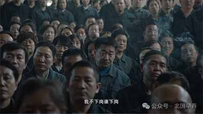 拿新大众文艺和新人民文艺所塑造的人民形象来对比，我们可以看出新大众文艺塑造的人民形象实质上模糊淡化了阶级立场，也缺乏批判现实本质的能力，没有写出真正的人民形象。