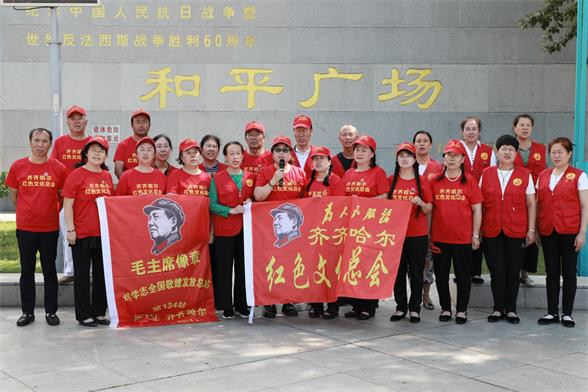 让广大市民铭记历史、赓续革命英雄的红色血脉,更加提升了“和平节”的文化内涵!