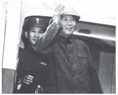“重庆是可以去和必须去的”：毛泽东赴渝谈判，打破蒋介石 “和谈” 伪装