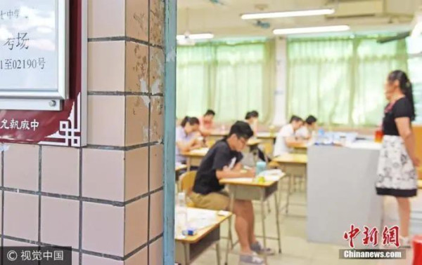 硕士起步，博士扎堆，教师岗位真的“挤破头”？