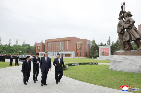 朝中社关于习近平总书记访朝图片新闻(集锦)