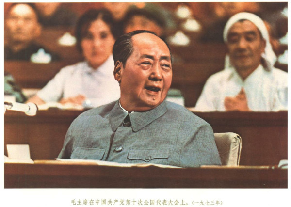 今天,“内卷”已经成为这个时代的底色。无产者在无尽压力与竞争之中逐渐清醒:时间在前进,历史却仿佛倒退。