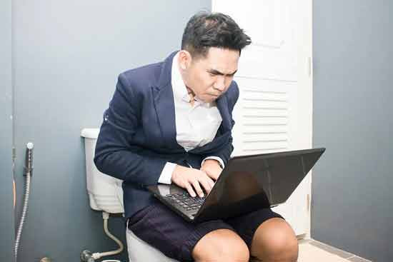 带薪拉屎与减少厕所位——当代工作场所的劳资博弈