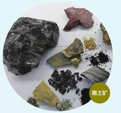 越共的修正主义,如果背离了人们的立场,那等待它的必将是革命,完全可以因此“革”任何一个非无产阶级政党的命。毛主席教导我们,如果失去人民,任何一个政党都是僵化的,都是反动的,都是社会上最大的毒瘤,这种毒瘤会越长越大,四处蔓延,伤残生命,摧毁文化,殃及无辜,后患无穷。