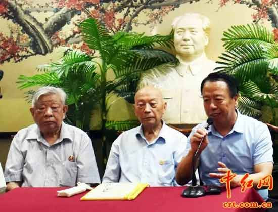 不忘初心!毛主席身边工作人员举行怀念毛主席逝世44周年活动(组图)