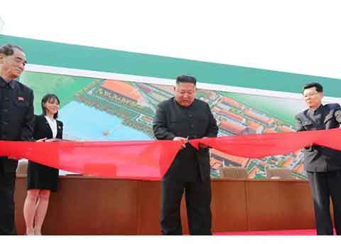 金正恩同志出席顺川磷肥厂竣工典礼 亲自剪彩