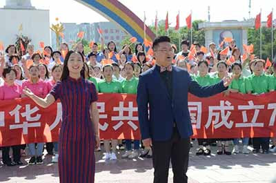 《我和我的祖国》再次唱响红色南街村
