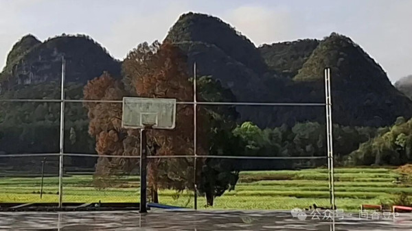 半个月，寨子里送走了三个老人①