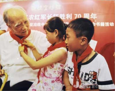 “苦读马列，深入群众”是魏老留给我们最宝贵的赠言。