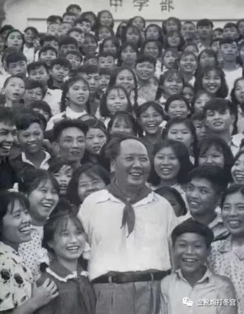 七八点钟的太阳之所以勃勃生机，是因为广阔的土地有值得它去照耀的地方。