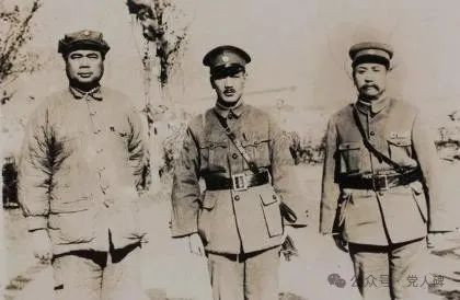如果说原先还是“抗日遮百丑”,如今都要罔顾事实,拔高到抹杀军队的阶级性,那我就很有必要讲讲,什么才是真正的“人民子弟兵”。
