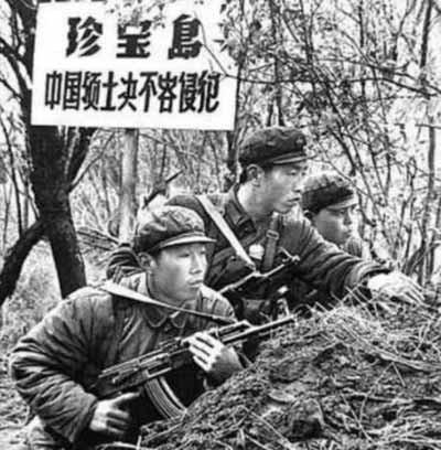 恩格斯曾经指出:“任何俄国人,只要他是沙文主义者,迟早总会拜倒在沙皇政府的面前”。为老沙皇辩护,就是为侵略辩护。要侵略别人,就说别人要侵略这是一切侵略者惯用的手法。