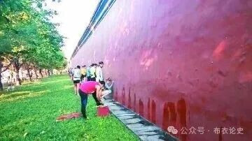 在人民币无“锚”的时代,中国从来不存在发不起工资这种窘境!但在周*仁为人民币寻“锚”的时代,中国居然普遍存在发不起工资的情况,现在也没有解决。最最不能让人“容忍”也无法理解的是:中国既无内债,也无外债!