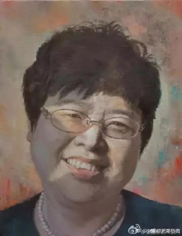 这种人特别阴，他画画就是要表达那个意思，又担心别人看不出他就是那个意思，但是，如果有人公开说出他表达的就是那个意思，那么，他不但会死活不承认，还会反咬一口说你们在文字狱，说你们在上纲上线，说你们在迫害知识分子……