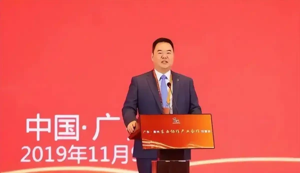 第二个许家印！又一首富栽了！世界500强全靠造假，千亿帝国清零