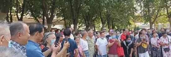 红潮已入千万家——郑州人民别开生面的纪念